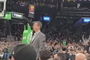 法尔加盟76人！当年在北岸花园球馆 法尔有着超高人气