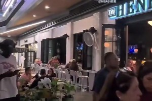 伦纳德被球迷问：会回多伦多吧，这事儿真的越来越有意思了！